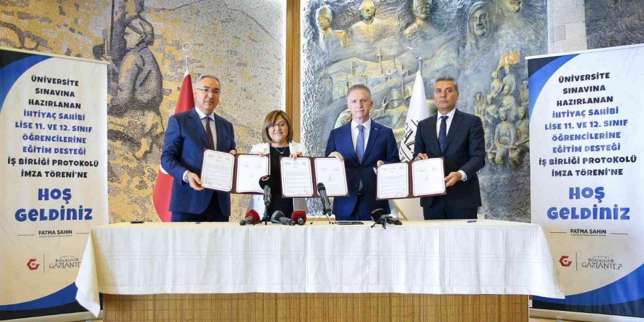 Gaziantep’te 70 bin lise öğrencisine 1200 TL’lik destek