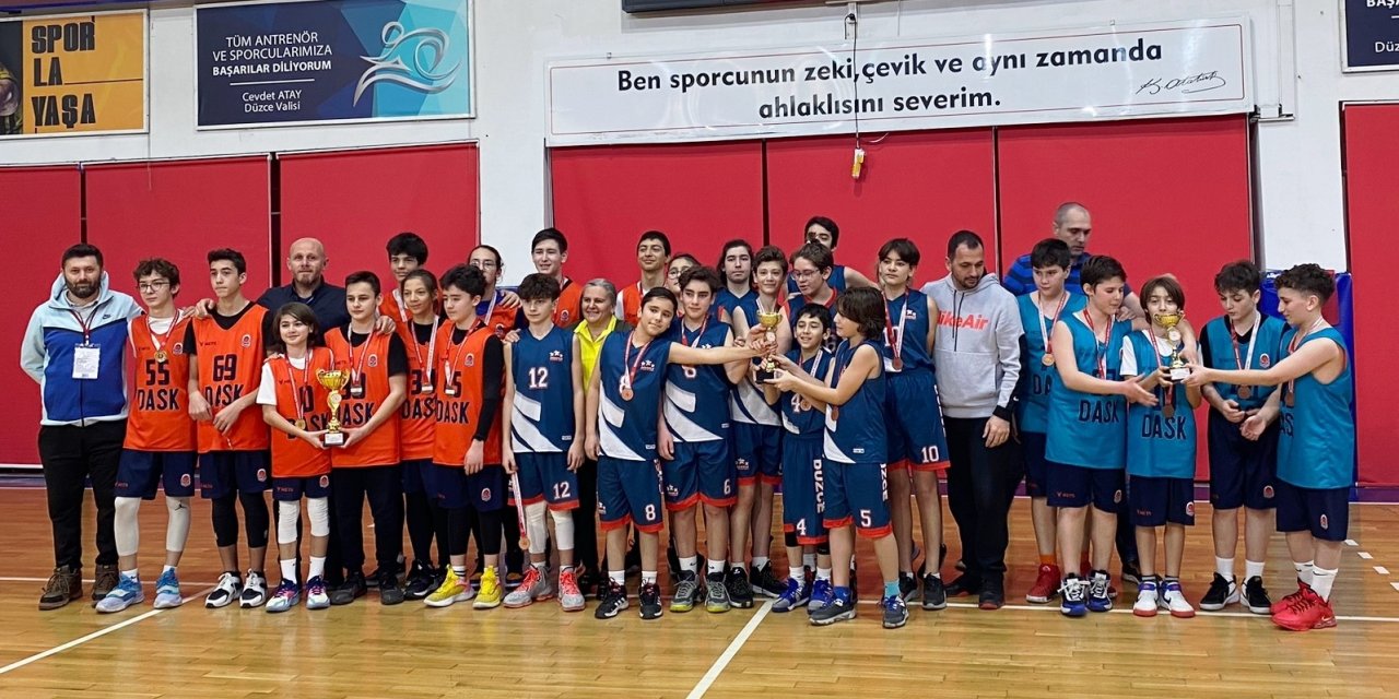 Basketbolda Düzce Atletik birinci oldu