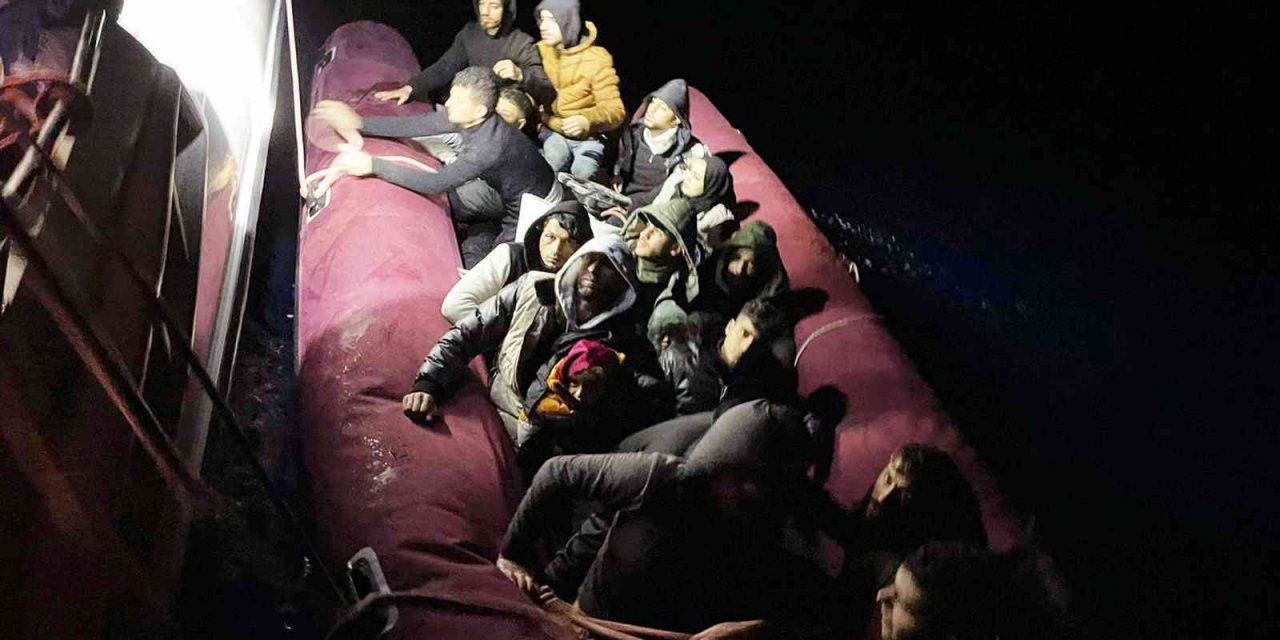 Datça’da 18 düzensiz göçmen kurtarıldı