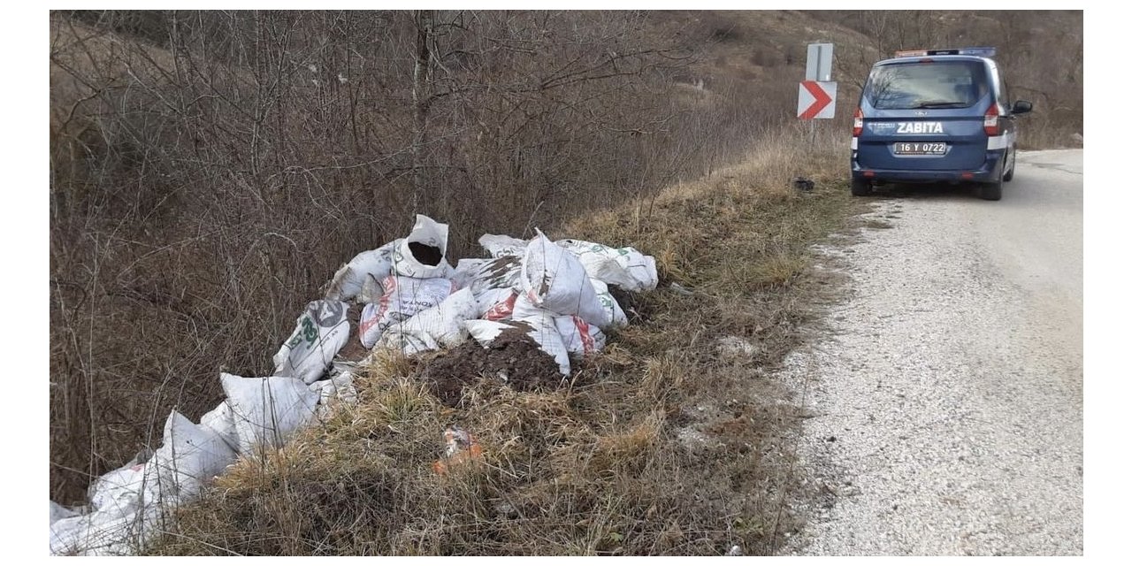 Doğaya moloz attılar, yakalanınca 30 çuvalı kendileri taşıdılar