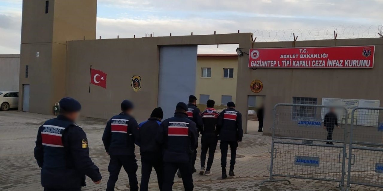 Gaziantep’te aranan 37 şahıstan 27’si tutuklandı