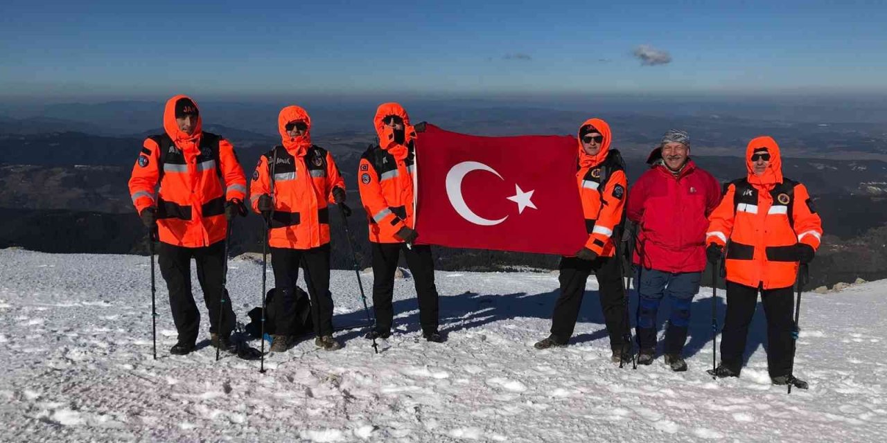 Şehitleri anmak için Ilgaz Dağı’na tırmandılar