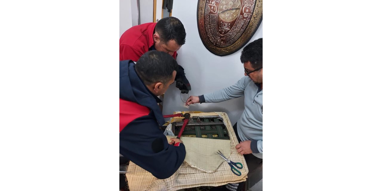 Yaramaz kedi itfaiyeyi seferber etti