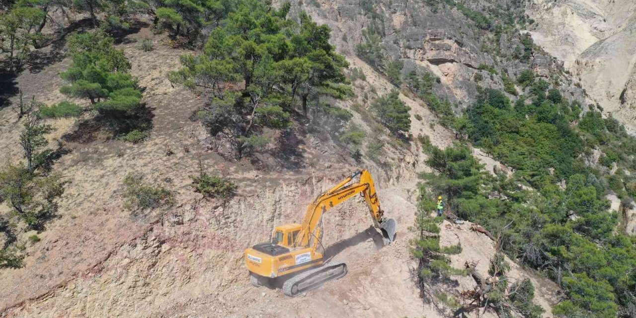 Kırsalda su ve kanalizasyon sorunu yaşayan yerler bir bir çözüme kavuşturuluyor