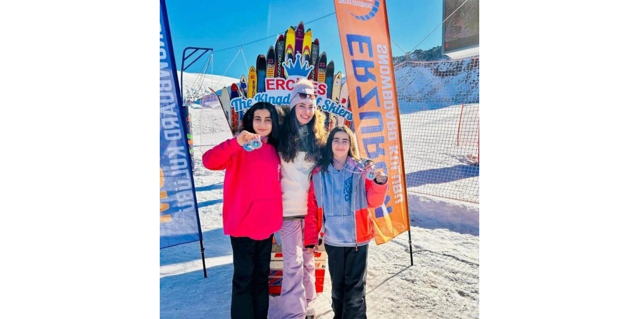 Sivaslı kayakçılar Kayseri’de derece yaptı