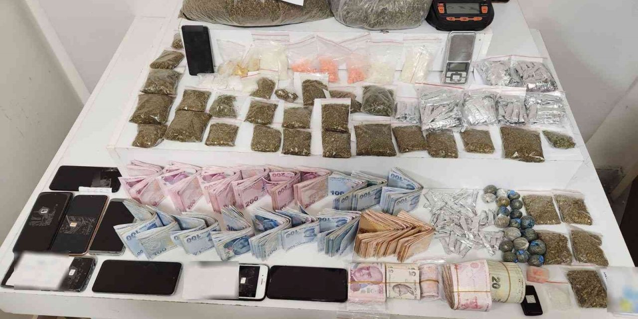 Pendik’te uyuşturucu operasyonu: 3 kişi yakalandı