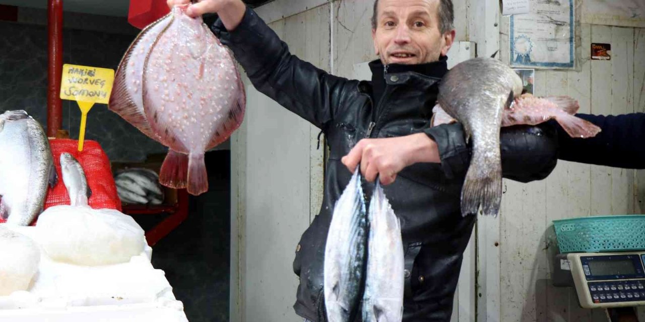 Havalar soğudu, balık tezgahları şenlendi