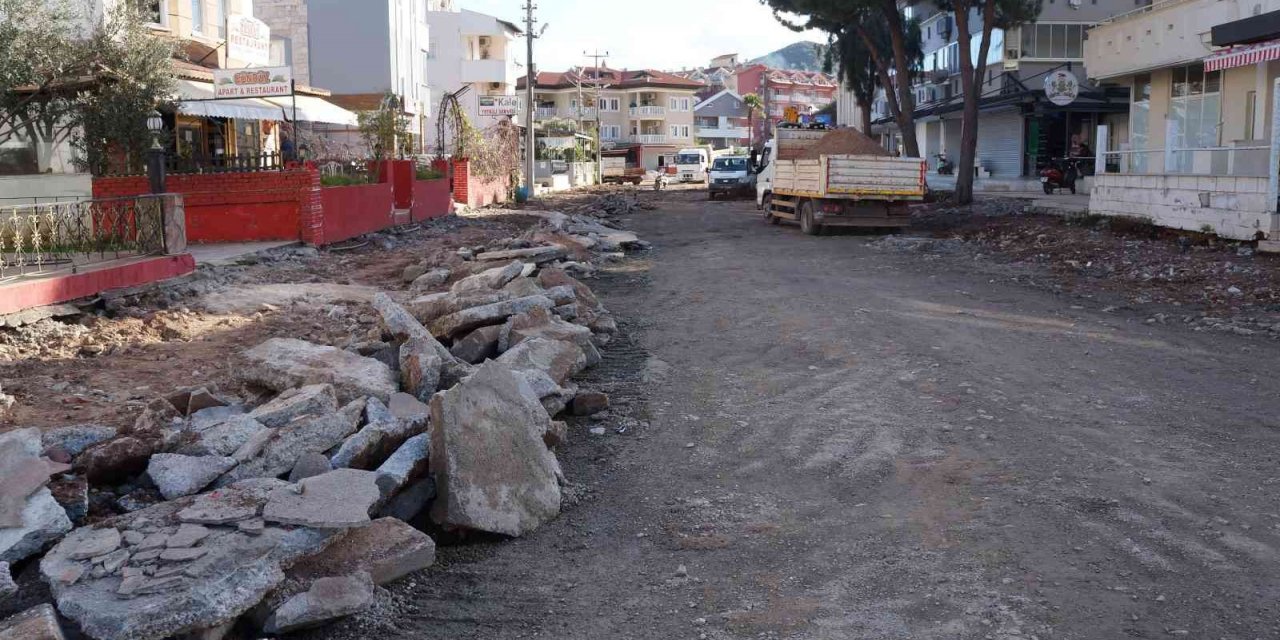 Mehmet Akif Ersoy Caddesi yenileniyor