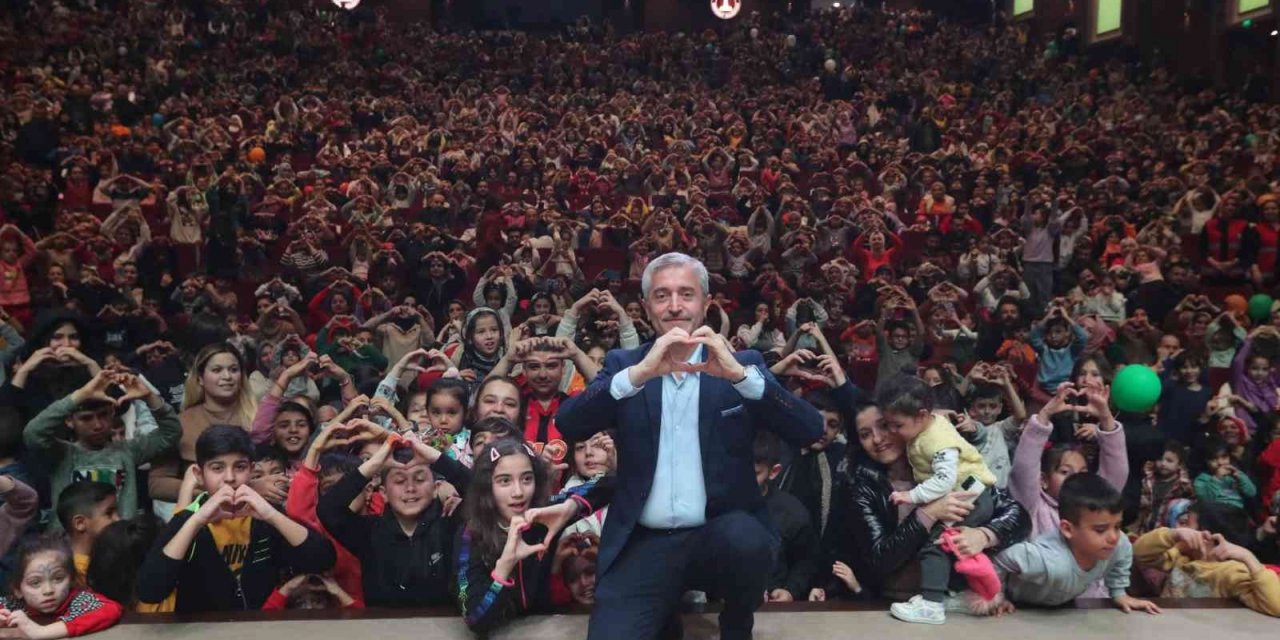 Şahinbey’de çocuk şenliğine yoğun ilgi