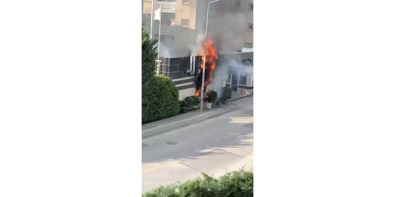 Lüks sitenin jeneratörü alev alev yandı