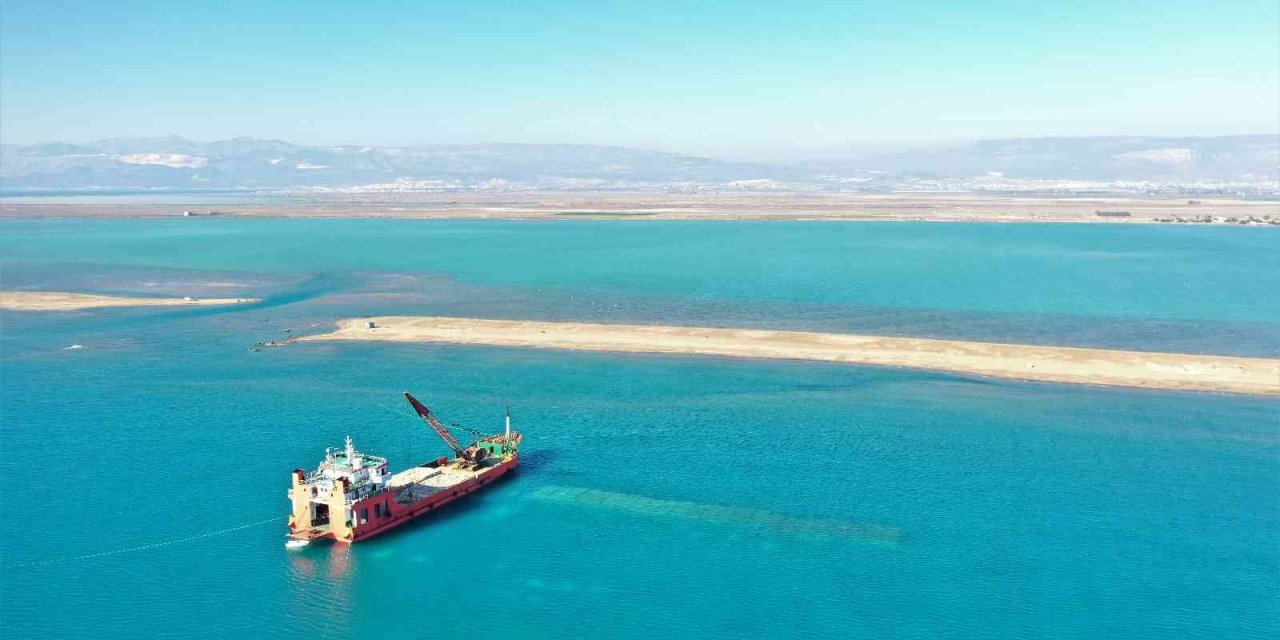 Mersin’de deniz kıyısına 2 bin metrelik koruma kalkanı