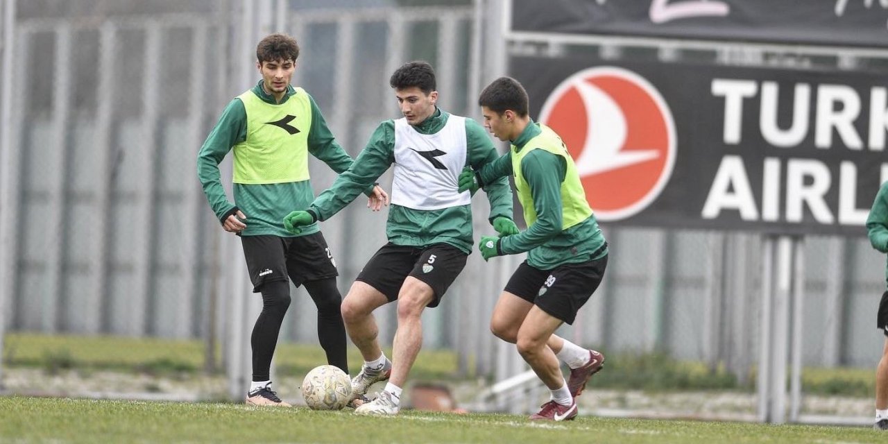 Bursaspor topa sahip olma çalışması yaptı