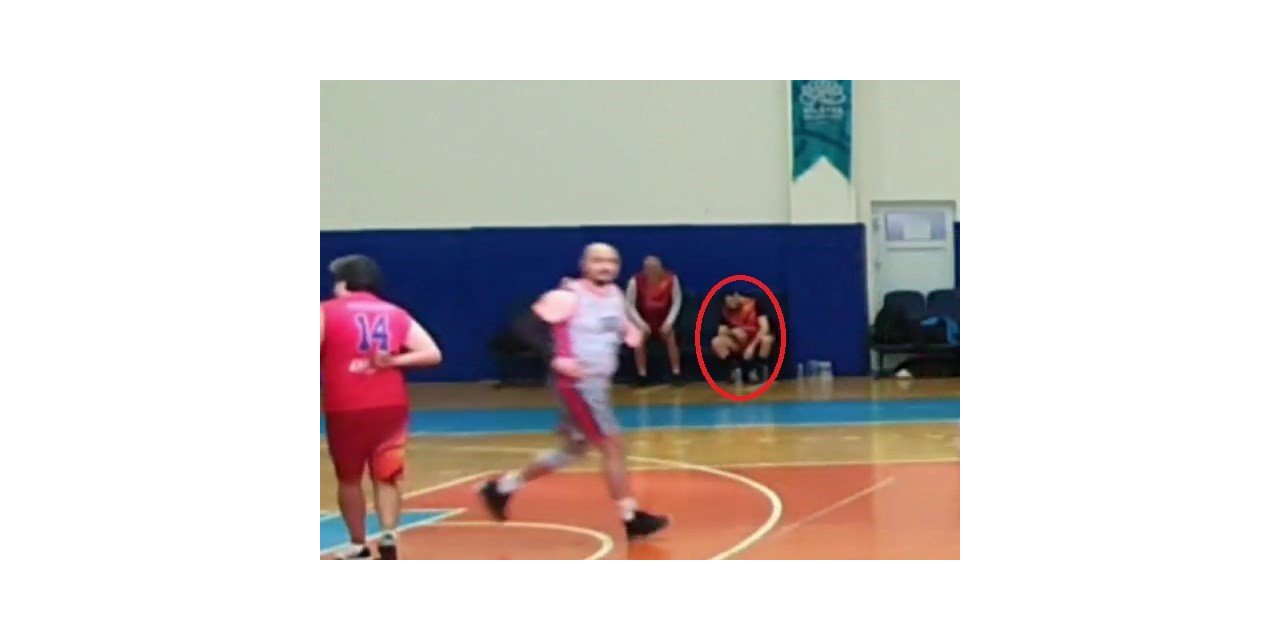 Bursa’ya turnuva için gelen eski basketbolcu fenalaşarak hayatı kaybetti