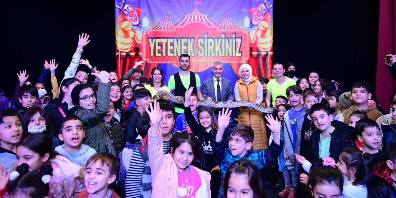 Yeşilyurt’ta çocuklara karne hediyesi