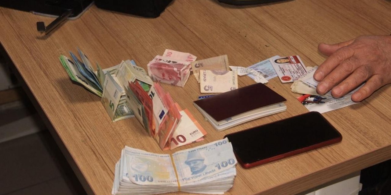 Bulduğu çantayı polise teslim etti