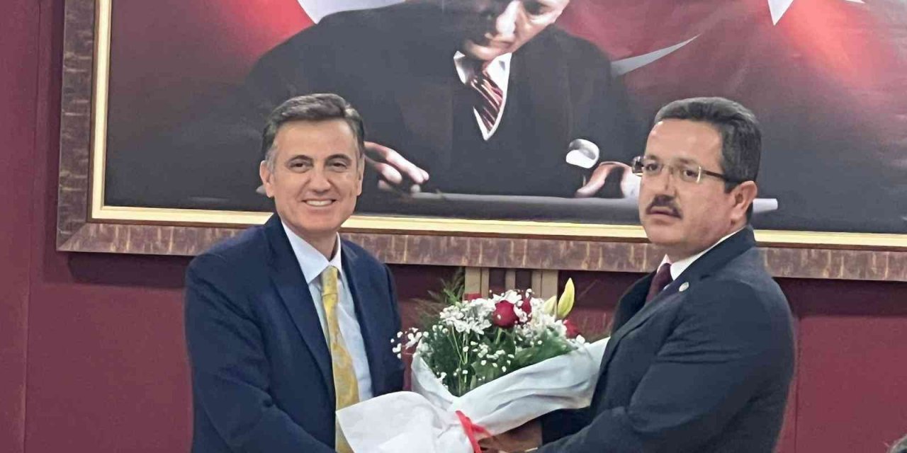 YSK’ya seçilen üyeler yemin ederek göreve başladı