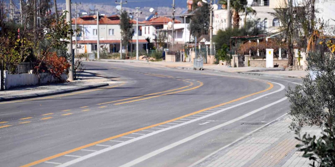 (Yeniden) Mersin Büyükşehir Belediyesinin yol çalışmaları sürüyor