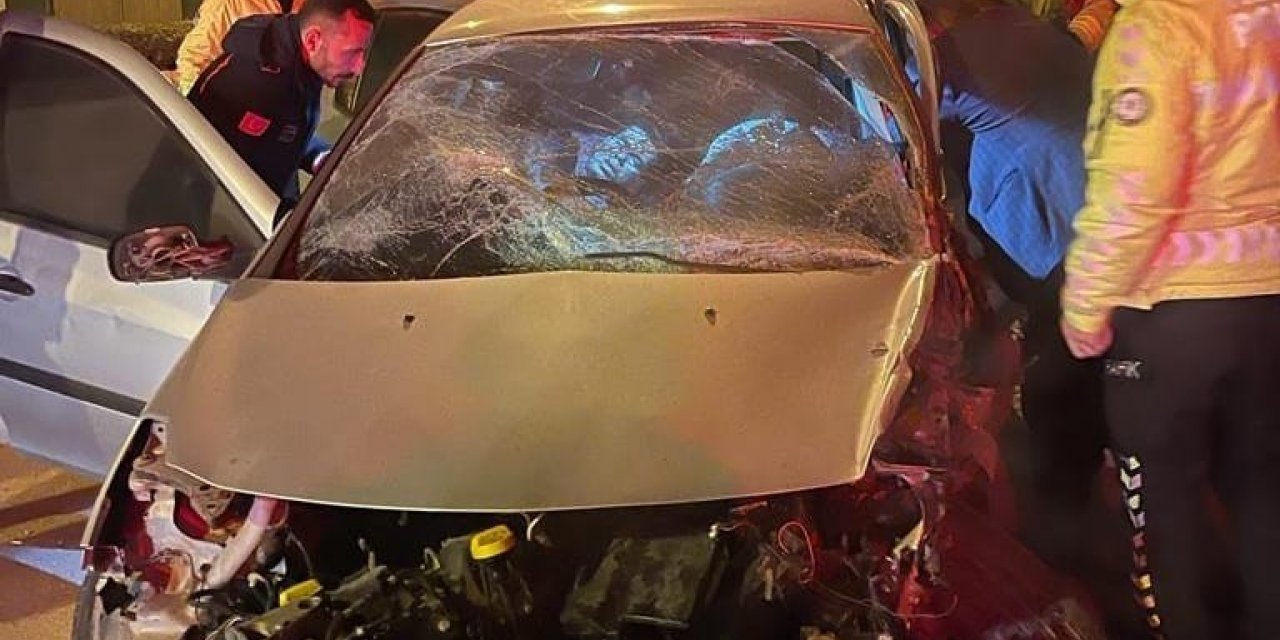 Site duvarına çarpan otomobilin 19 yaşındaki sürücüsünden acı haber