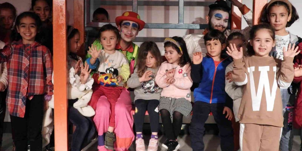 Bilim merkezinde dolu dolu ara tatil