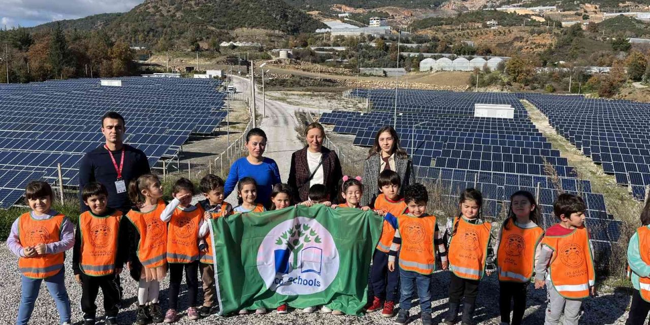 Güneş Enerji Tesisi, minik çevrecileri ağırladı