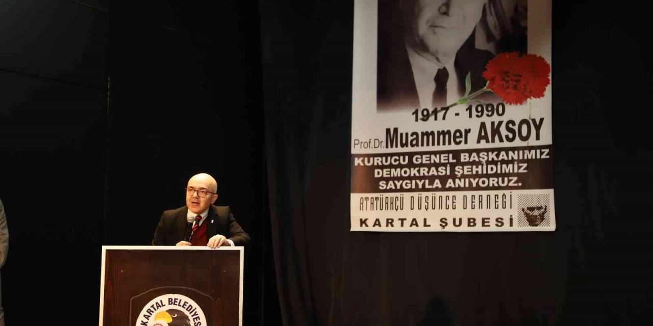 Cumhuriyet Devrimi ve Aydınlanma Şehitleri söyleşisi Kartal’da gerçekleştirildi
