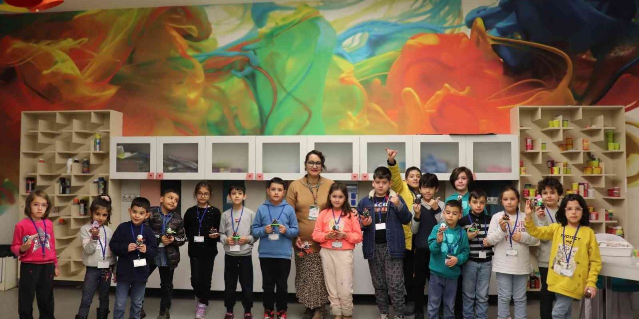 Çocuklar, Büyükşehir’in Kış Bilim Kampı ile hem bilgileniyor hem de eğleniyor