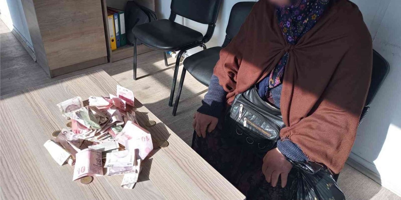 Ağabeyinin çocuğu ile dilenmeye çıkmış