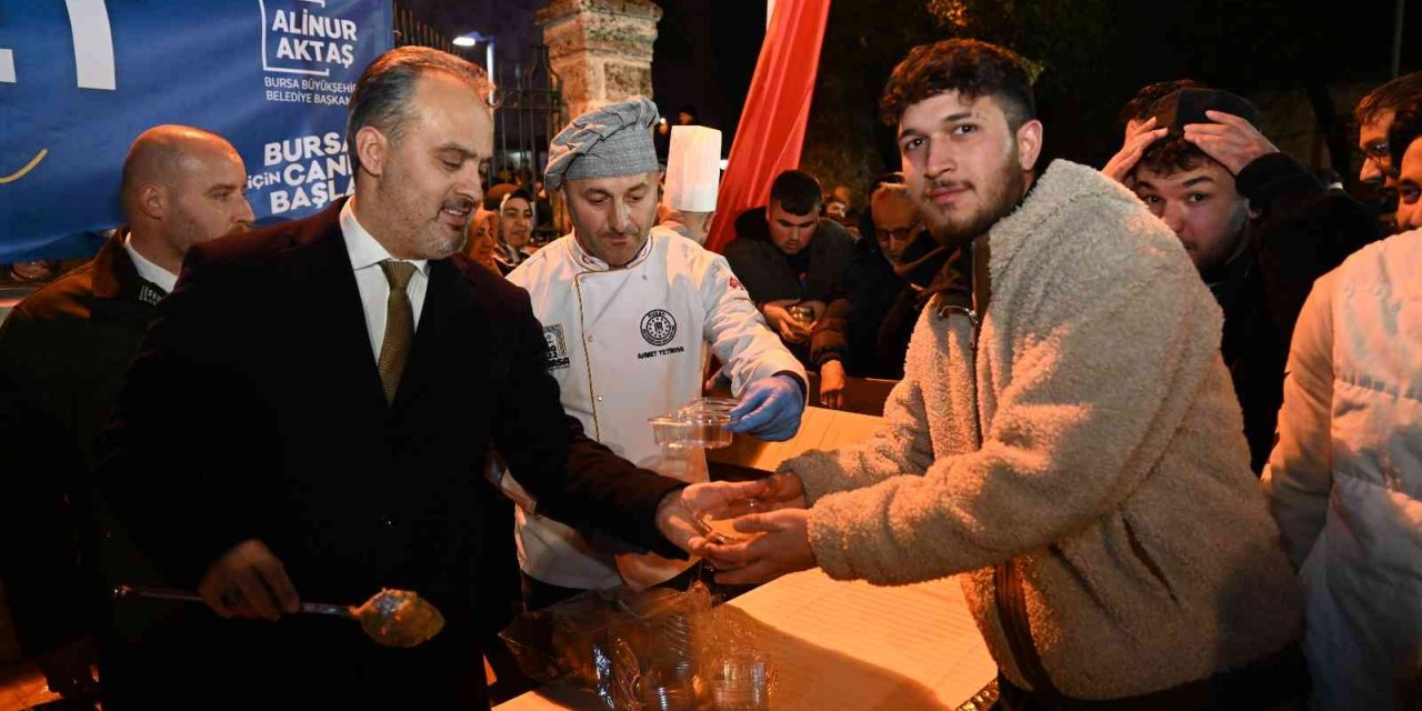 Bursa’da camilerinde kandil coşkusu