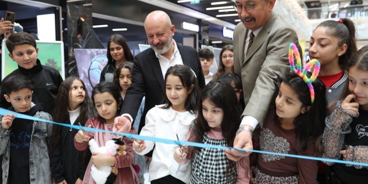 Kocasinan’da geleceğin ressamları görücüye çıktı