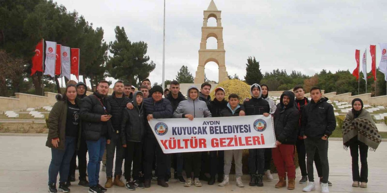 Kuyucak Belediyesi ilçedeki gençleri Çanakkale ile buluşturdu
