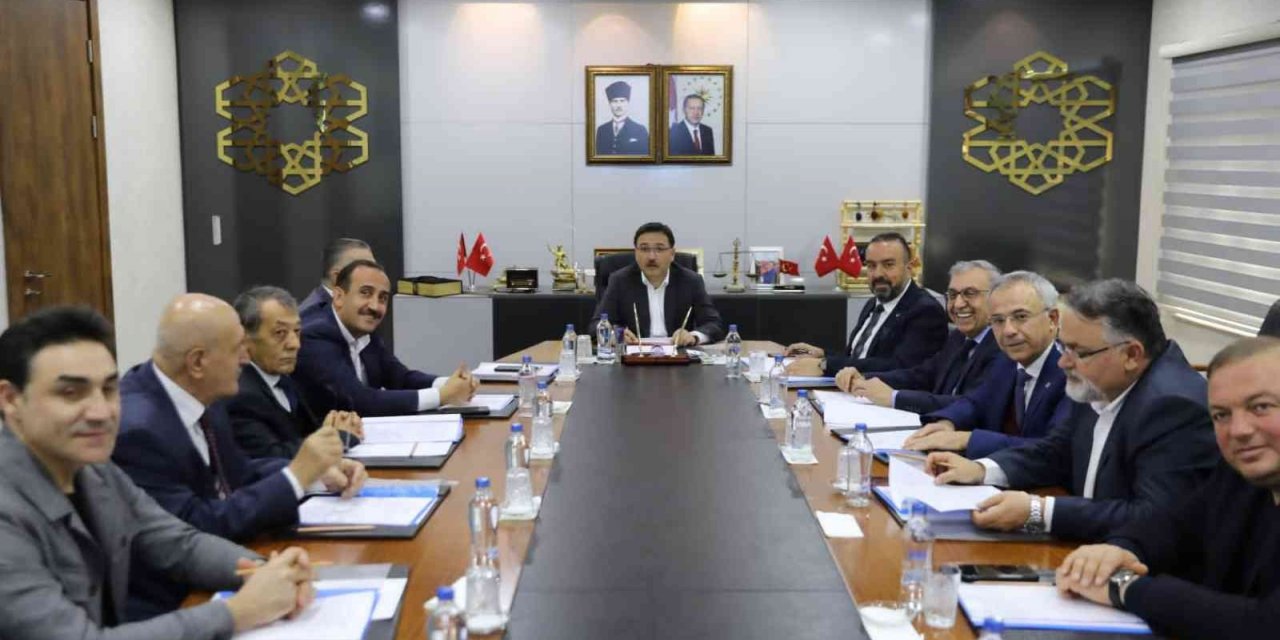 Vali Çiçek, “Ülkemizde sanayici ve iş adamları bakımından Kayseri öncü bir ilimiz”