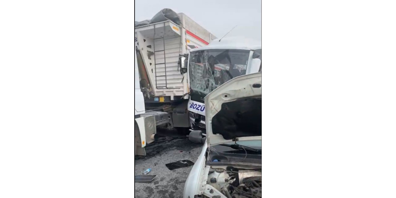 Bilecik’te zincirleme trafik kazası: 11 yaralı