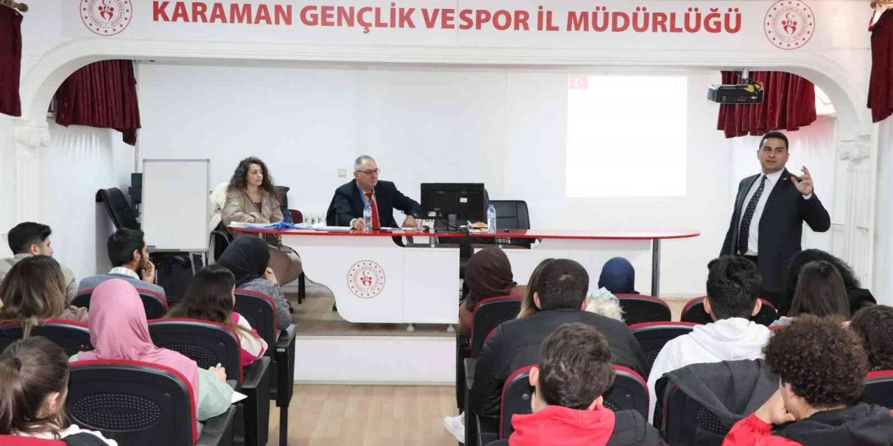 Karaman’da yüzme aday hakem kursu başladı