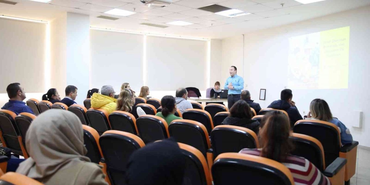 Aydın Büyükşehir Belediyesi’nden ailelere ’otizm’ eğitimi