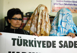 Kadın köyde de şehirde de satılıyor