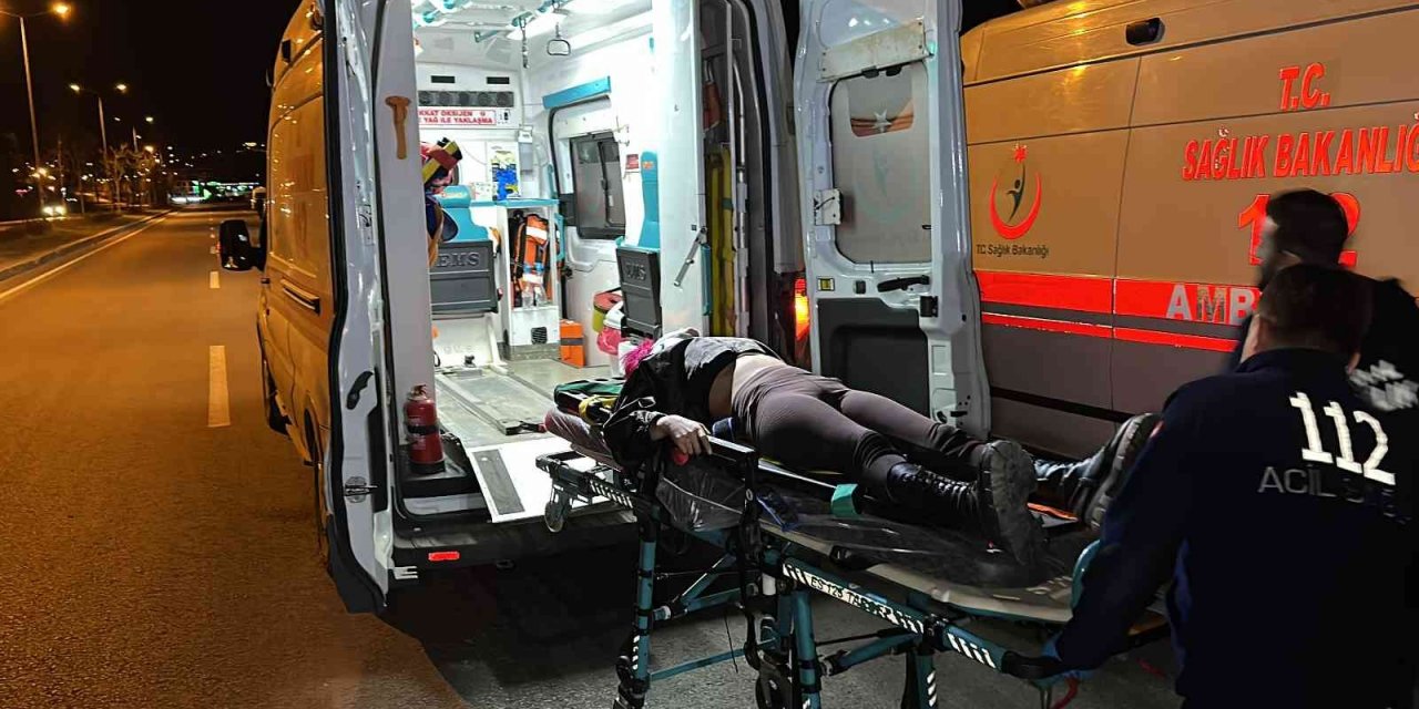 Taksi dehşet saçtı: İki otomobilin köprüden uçtuğu kazada 2’si ağır 5 kişi yaralandı