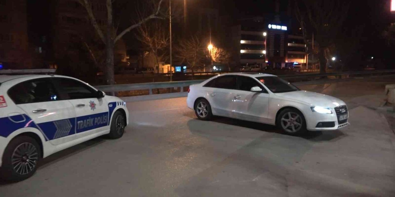 (Özel ) Uygulama noktasından kaçan sürücü cezadan kaçamadı