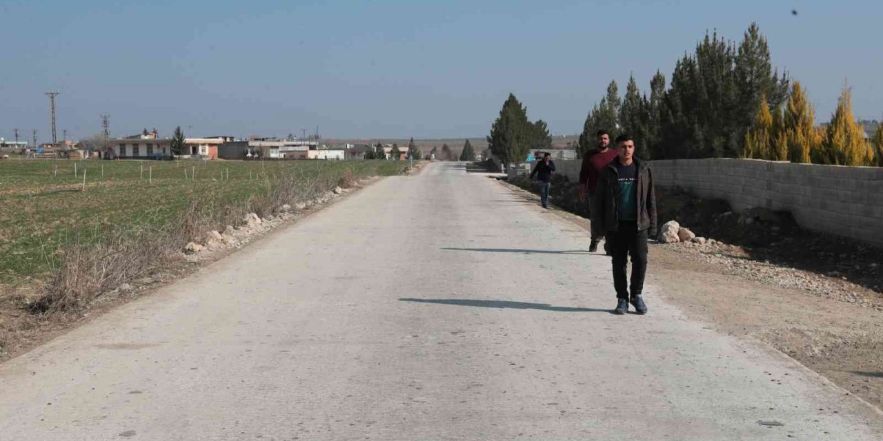 Beton yol hizmete açıldı