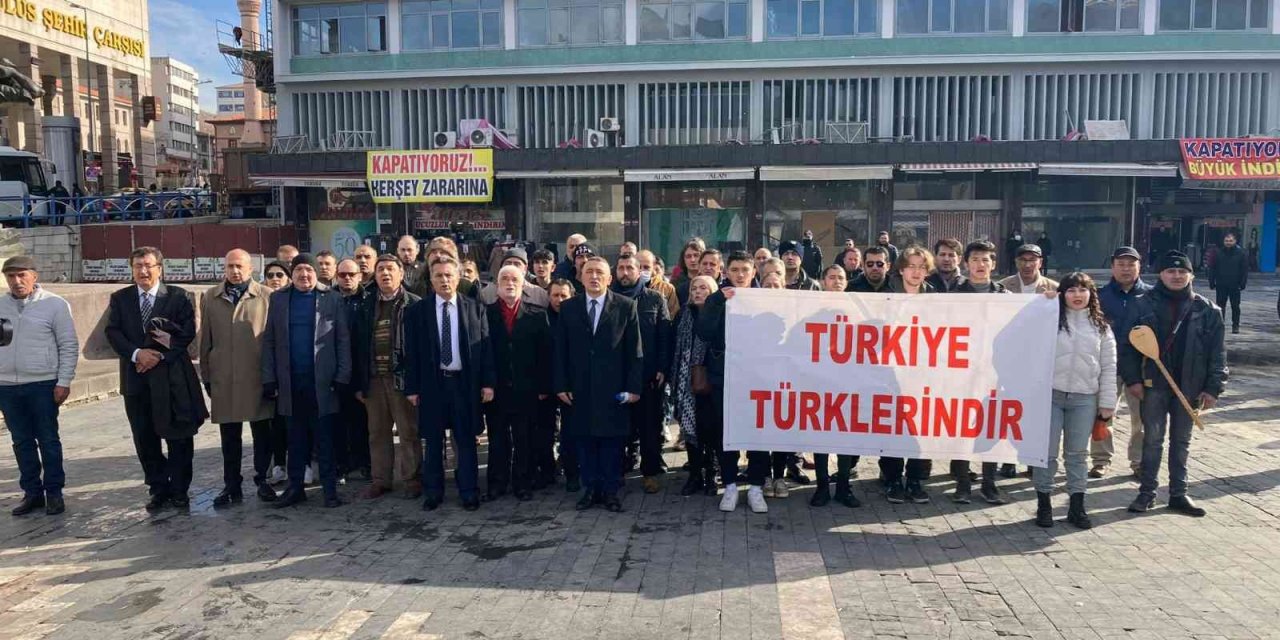 Türkiye Türklerindir Birliği’nden Anayasa’dan Türk ifadesinin çıkarılması söylemlerine sert tepki