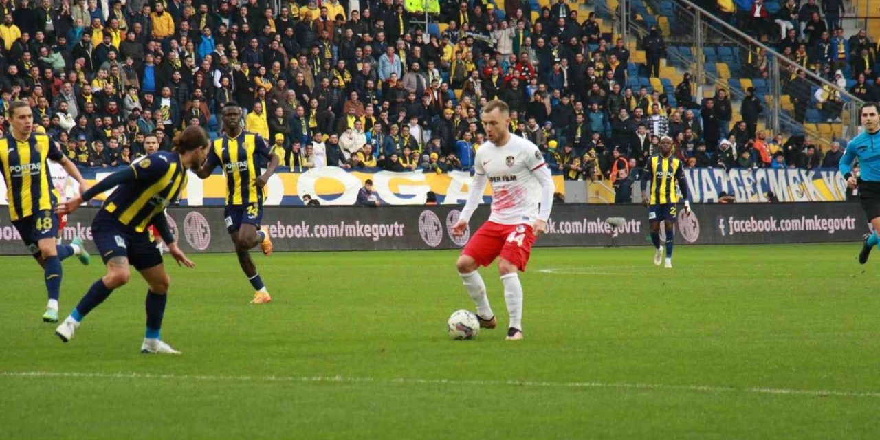 Spor Toto Süper Lig: MKE Ankaragücü: 0 - Gaziantep FK: 0 (İlk yarı)