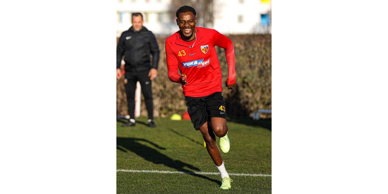 Bernard Mensah şoku: 4 hafta forma giyemeyecek