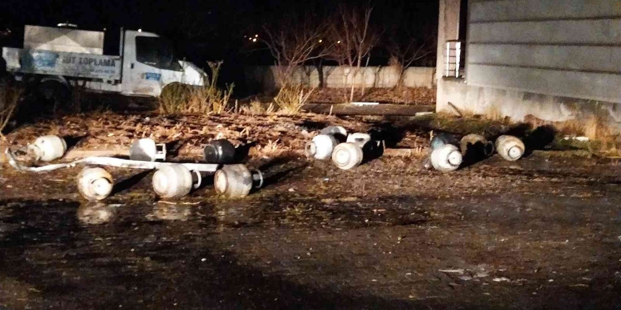 Süt toplama tesisindeki korkutan patlama kamerada