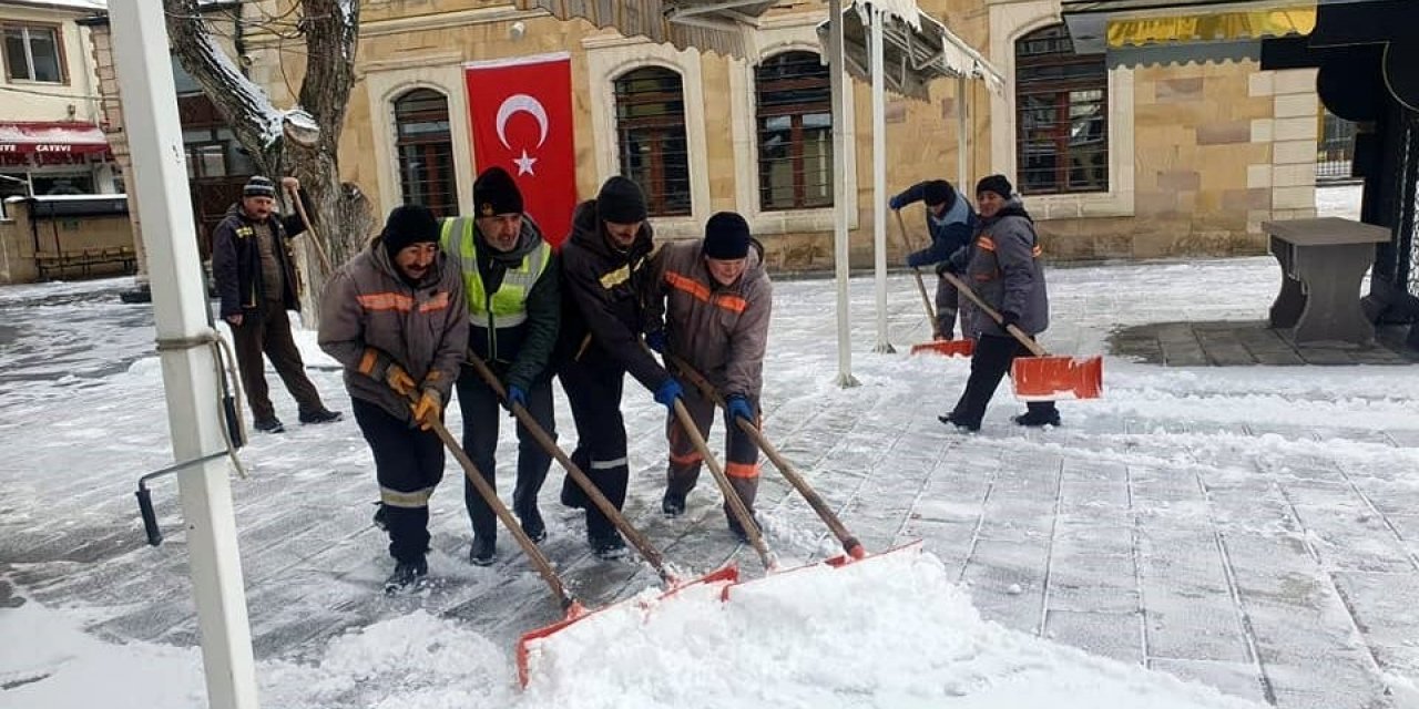 Bayburt’ta karla mücadele çalışması
