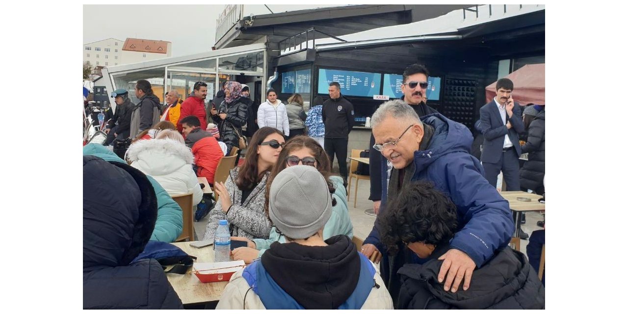 Büyükkılıç, Erciyes’te Kayakseverlerle Buluştu