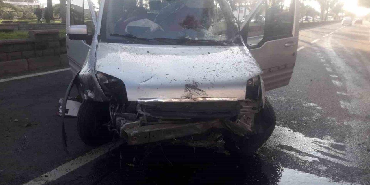 Kontrolden çıkan ticari araç takla attı: 3 yaralı