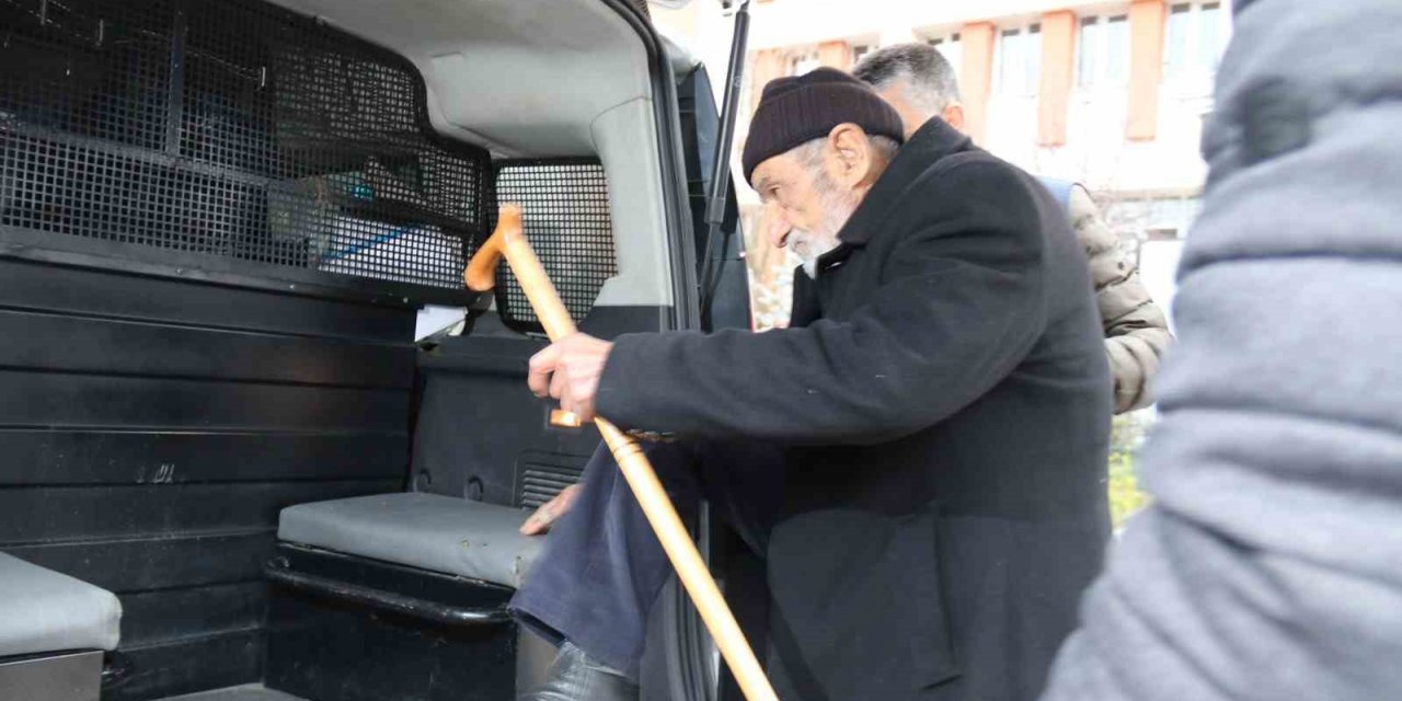 Karısını ve oğlunu öldüren 86 yaşındaki emekli asker tutuklandı