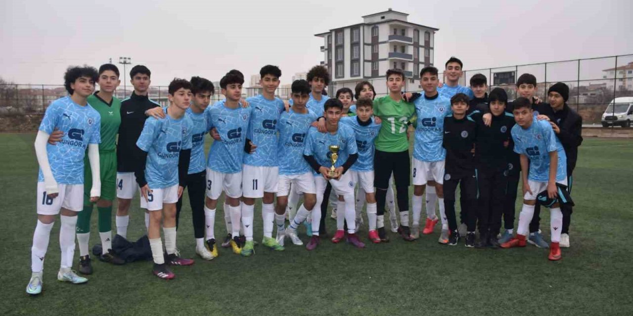 Malatya Şehir Spor takımı namağlup şampiyon