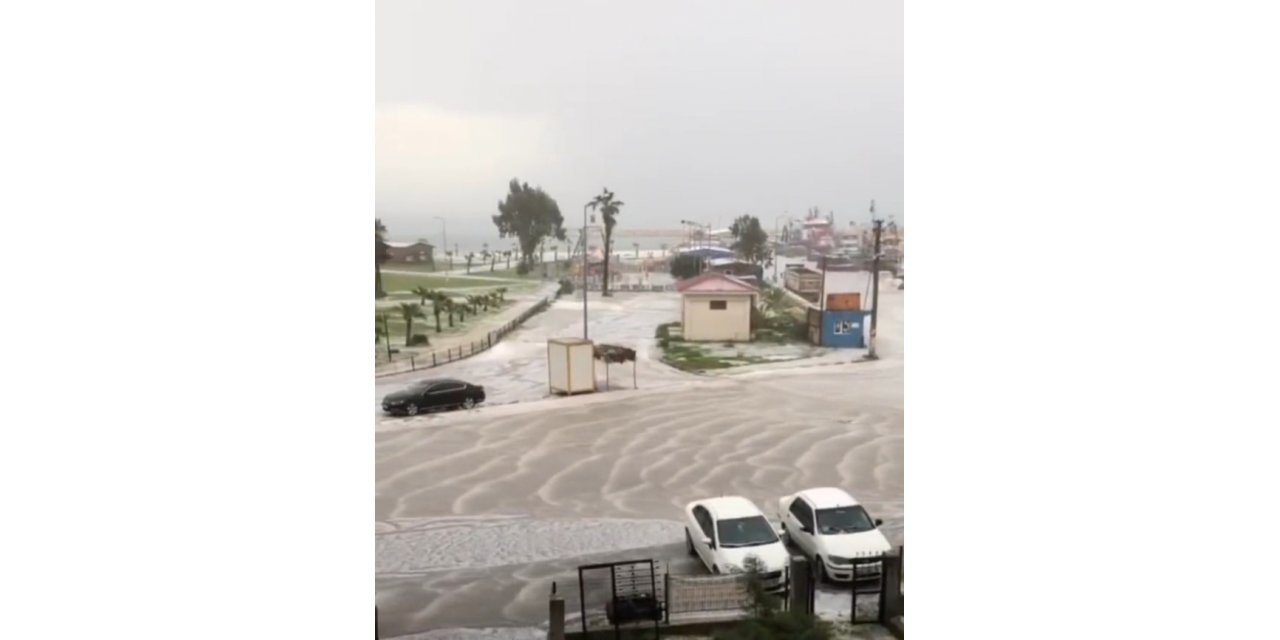 Karataş’ta dolu etkili oldu