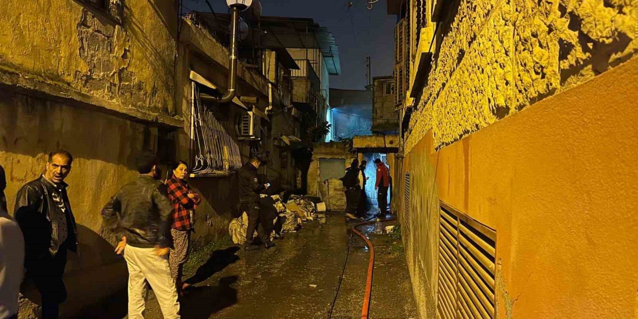 İtfaiye ekipleri yangında 5 çocuğu kurtardı