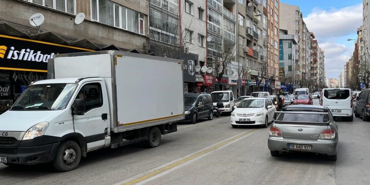 Kent merkezinde trafik problemi her geçen gün artıyor